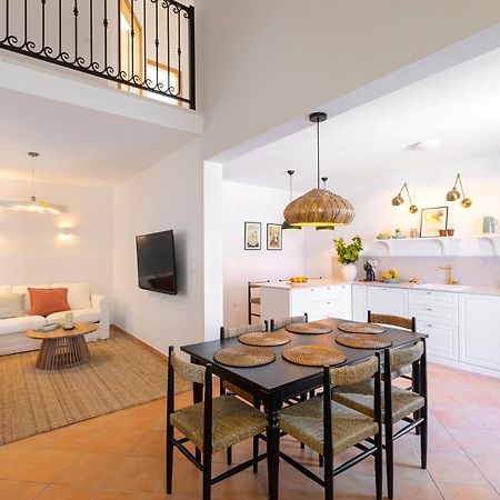 Apartman Luri Sutivan Exteriör bild