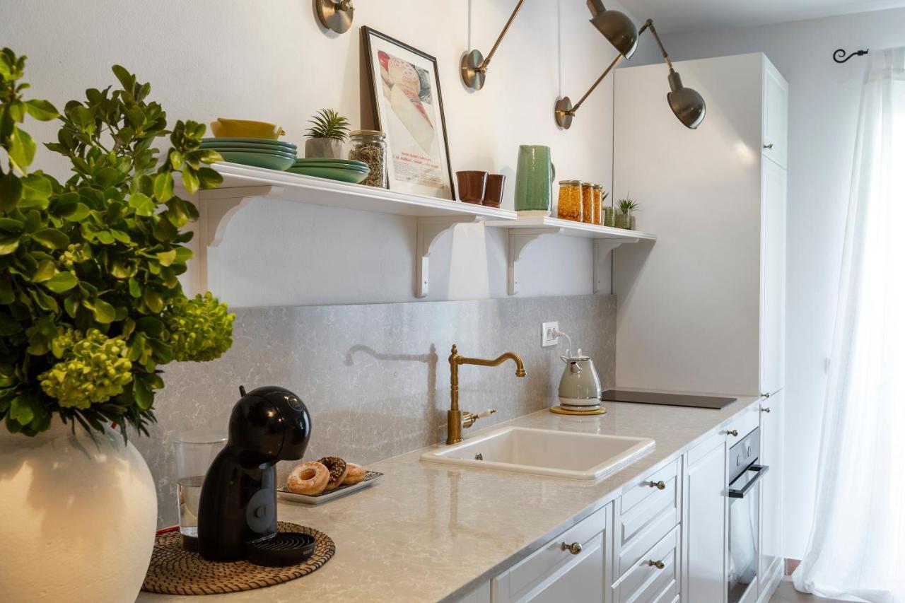 Apartman Luri Sutivan Exteriör bild