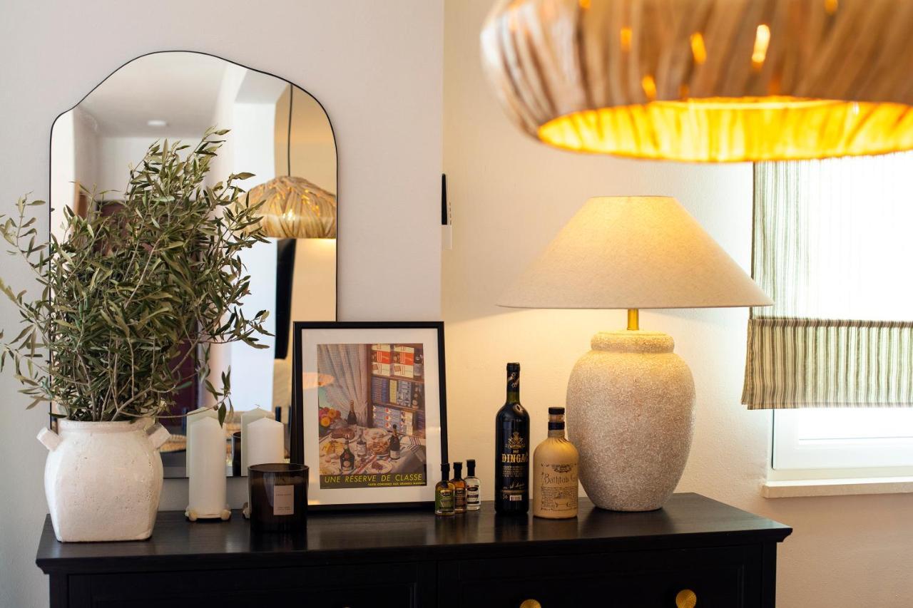 Apartman Luri Sutivan Exteriör bild