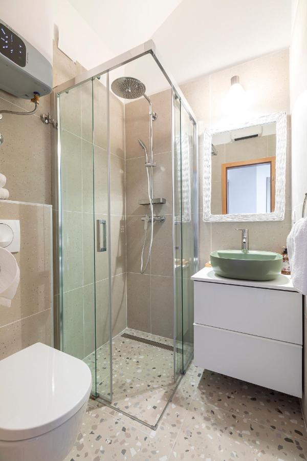 Apartman Luri Sutivan Exteriör bild