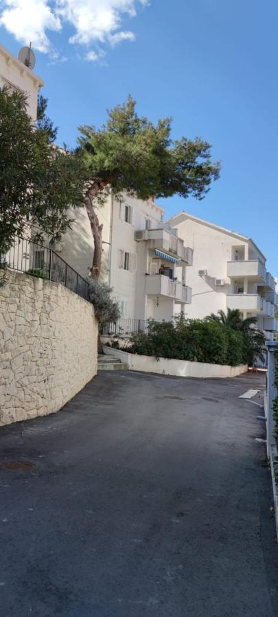 Apartman Luri Sutivan Exteriör bild